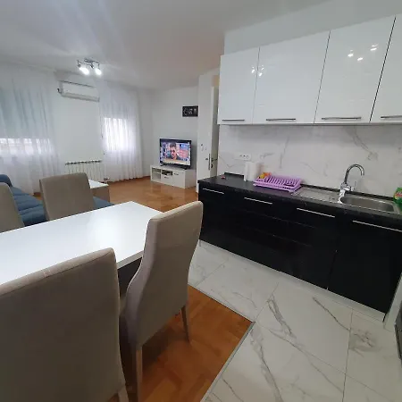 Διαμέρισμα Centrum Μπάνια Λούκα
